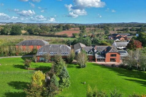 Clyst St Mary, Exeter 5 bed detached house for sale