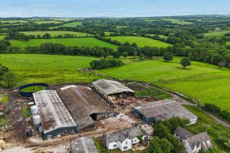 Bratton Clovelly 4 bed property with land for sale