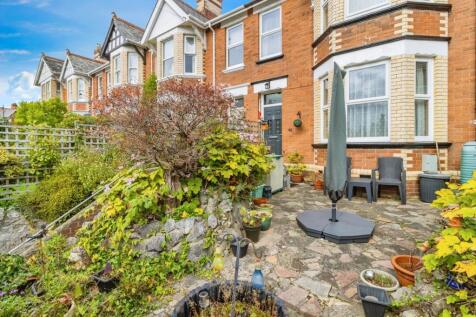 4 bedroom terraced house for sale