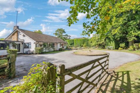 Shootersway Lane, Berkhamsted HP4 3 bed detached bungalow for sale