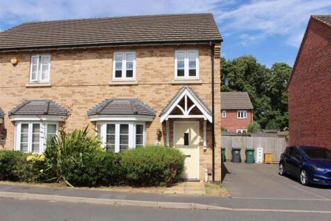 3 bedroom semi-detached house for sale
