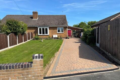 2 bedroom semi-detached bungalow for sale