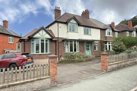 Woodfield Road, Copthorne, Shrewsbury 4 bed semi