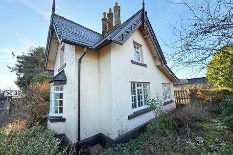 Station Road, Baschurch, Shrewsbury 2 bed detached house for sale