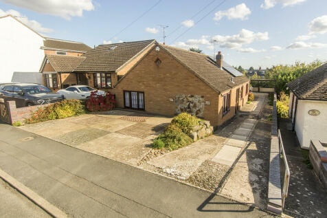 2 bedroom detached bungalow for sale