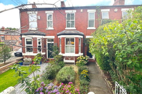 Hall Street, Cheadle Village 3 bed terraced house for sale