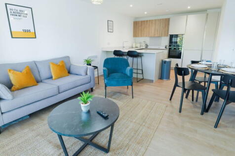Wilmslow Road, Heald Green, Cheadle... 2 bed apartment for sale