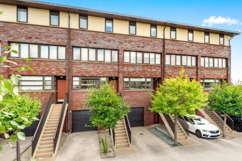 Enterprise Lane, Campbell Park... 4 bed property for sale