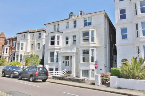 2 bedroom ground floor flat for sale