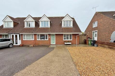 4 bedroom semi-detached house for sale