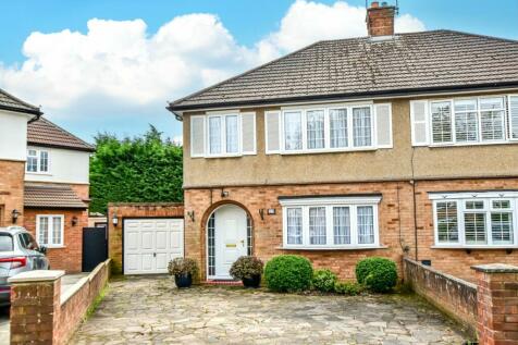 3 bedroom semi-detached house for sale