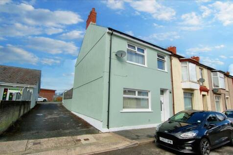 11 St Clements Road 3 bed terraced house for sale