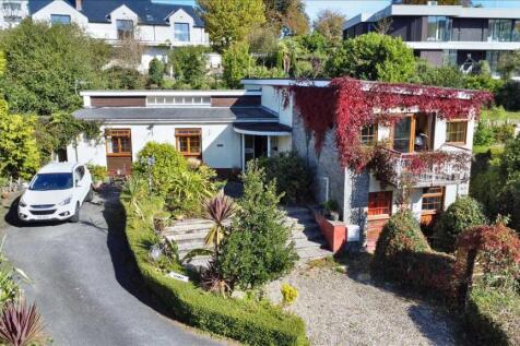 Seaway, The Glen, Nr. Tenby 3 bed detached house for sale