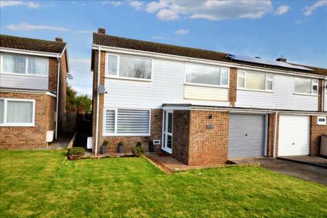 26 St. Michaels Road 3 bed terraced house for sale