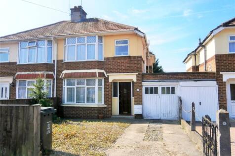 Headlands Grove, Swindon SN2 3 bed semi