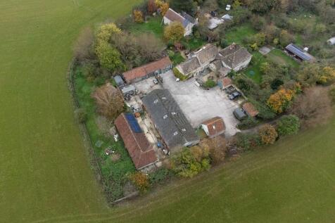 6 bedroom cottage for sale