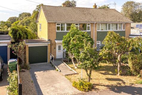 3 bedroom semi-detached house for sale
