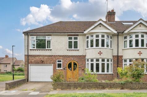5 bedroom semi-detached house for sale