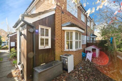 1 bedroom end of terrace house for sale