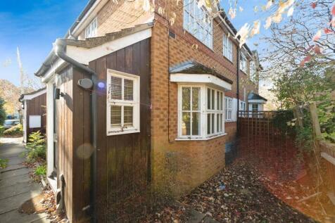 1 bedroom end of terrace house for sale