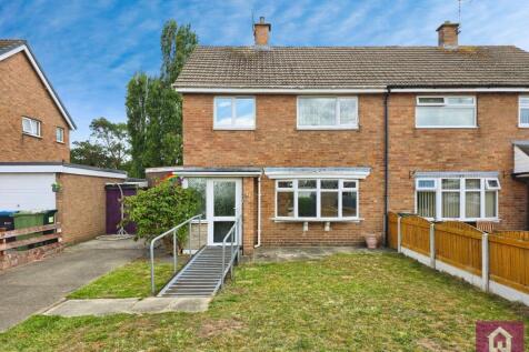 Ashfield Crescent, Blacon, Chester... 3 bed semi