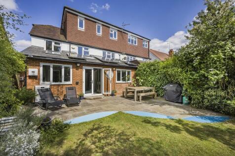 4 bedroom semi-detached house for sale