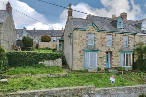 4 bedroom end of terrace house for sale