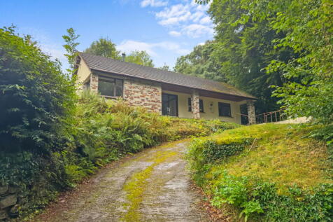 Dunmere, Bodmin PL31 2 bed detached bungalow for sale
