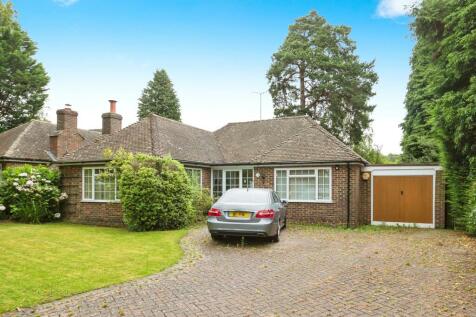 2 bedroom detached bungalow for sale