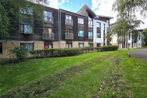 Cowleaze, Chippenham 2 bed flat for sale