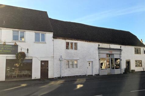 Timber Street, Chippenham 3 bed terraced house for sale