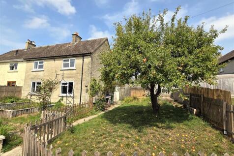 Bewley Lane, Lacock, Chippenham 3 bed semi