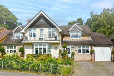5 bedroom detached house for sale