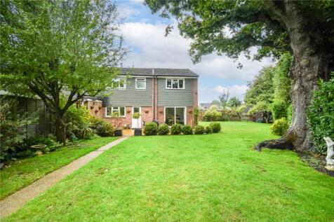 4 bedroom end of terrace house for sale
