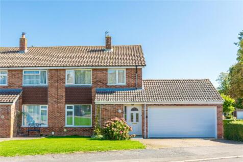 3 bedroom semi-detached house for sale