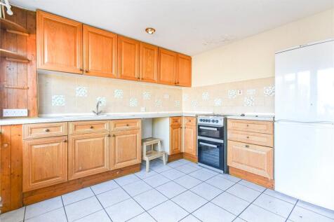 Falkland Garth, Newbury, Berkshire, RG14 2 bed terraced house for sale