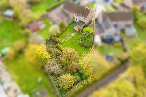 Kingsley Close, Shaw, Newbury... 3 bed semi