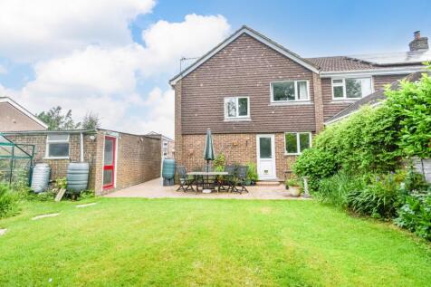 3 bedroom semi-detached house for sale