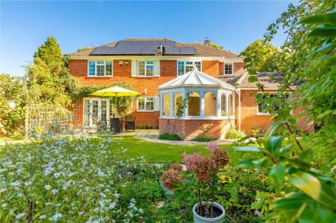 Bishops Green, Newbury, Berkshire, RG20 4 bed detached house for sale