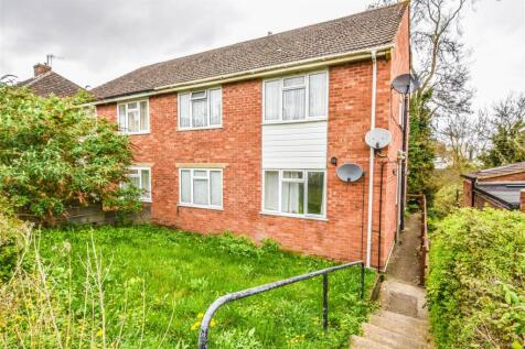 2 bedroom maisonette for sale