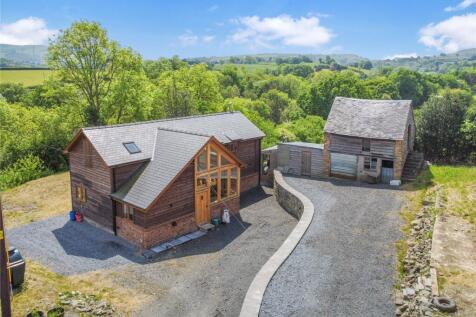 Mochdre, Newtown, Powys, SY16 3 bed detached house for sale