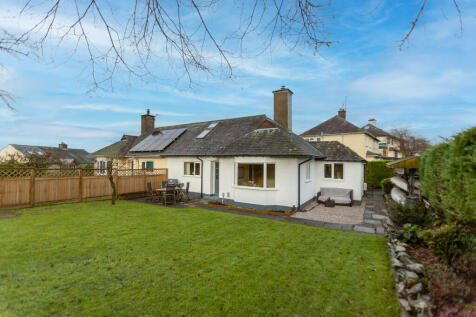 3 bedroom semi-detached bungalow for sale