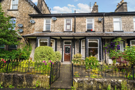 5 Parkside Road, Kendal, Cumbria, LA9... 5 bed terraced house for sale