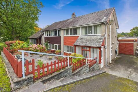 25 Victoria Road North, Windermere... 2 bed semi