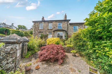 5 bedroom end of terrace house for sale