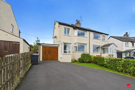 8 Hollins Lane, Arnside, Cumbria, LA5... 3 bed semi