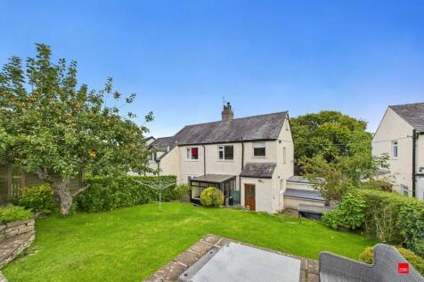 8 Hollins Lane, Arnside, Cumbria, LA5... 3 bed semi