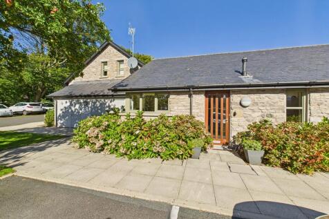 2 bedroom semi-detached bungalow for sale