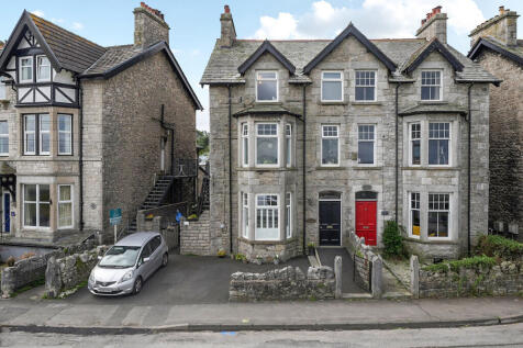 5 The Promenade, Arnside, Cumbria... 2 bed flat for sale