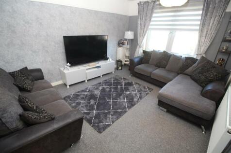 Skye Street, Greenock 2 bed flat for sale